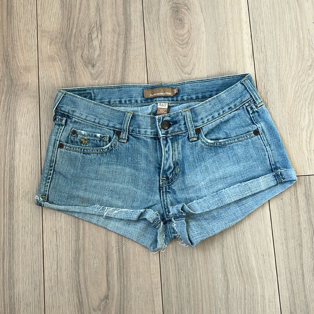 Abercrombie and Fitch Low Rise Short 0R